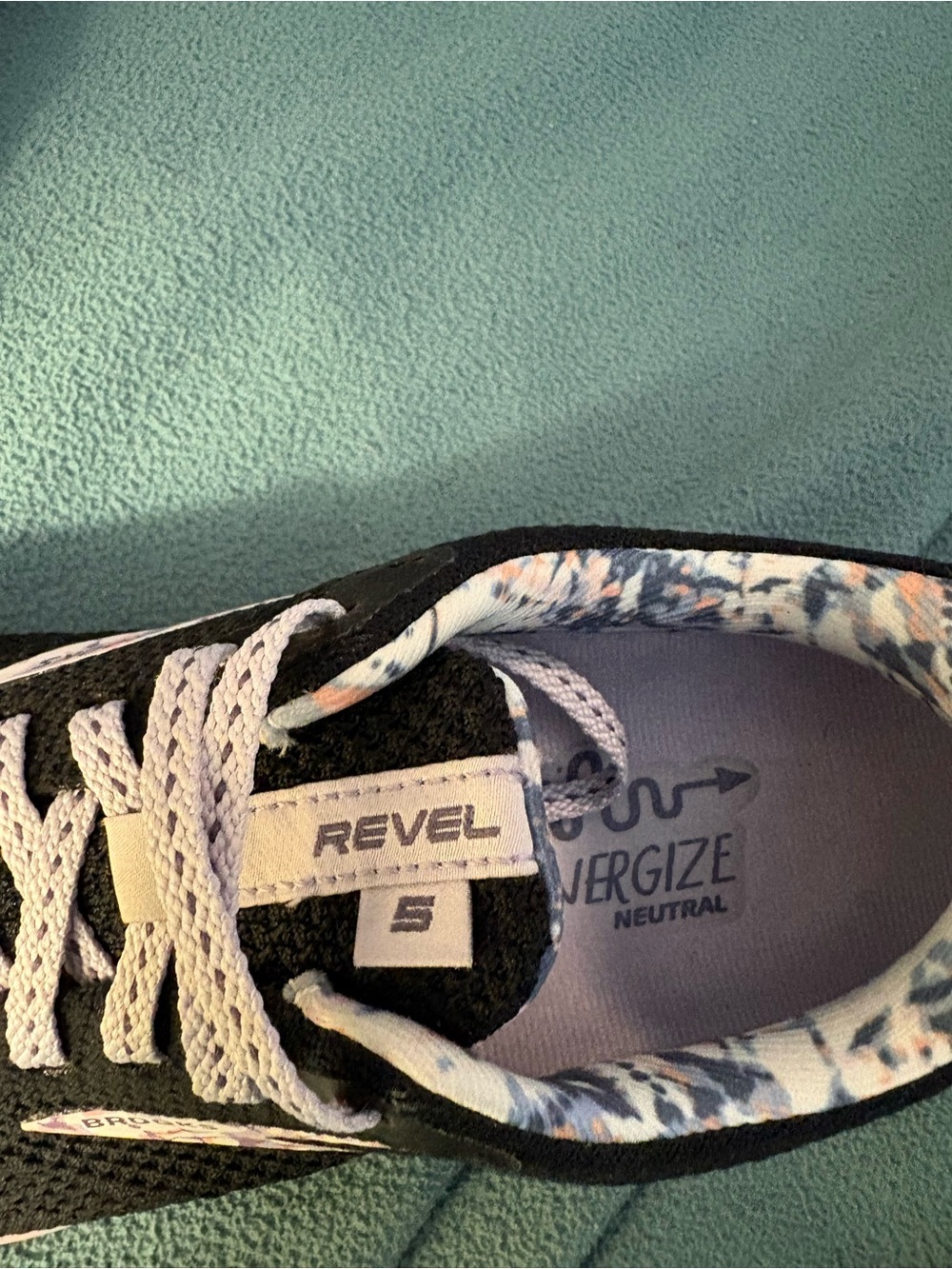 Brooks Women's Revel 5 size 8.5M - Picture 3 of 4